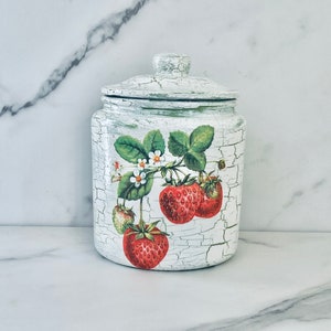 SMALL Strawberry themed canister/planter, tea caddy, container for nuts, candy, dry food storage, air tight, 32 ozs, 1 qt, H6" x W4.7"