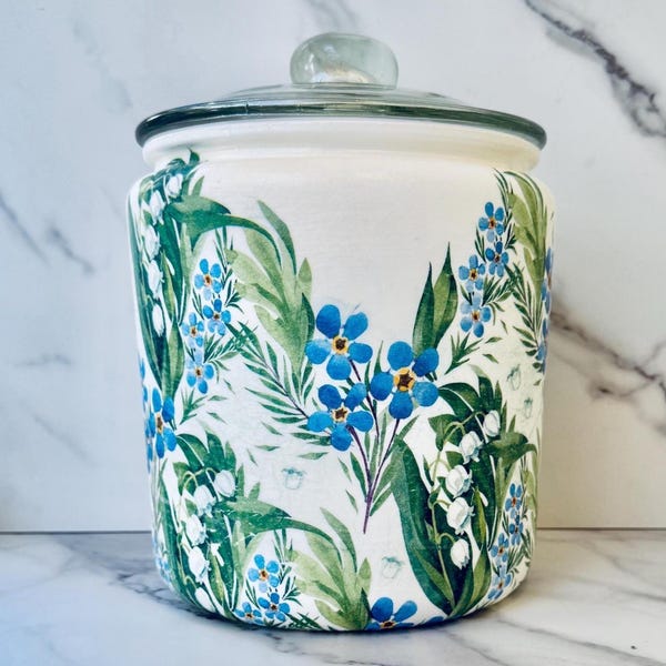 Lily of the Valley cookie jar, floral canister, garden decor, dry food, candy, nuts, floral decor, 64 ozs, 1/2 gal, 8"H x 6"W
