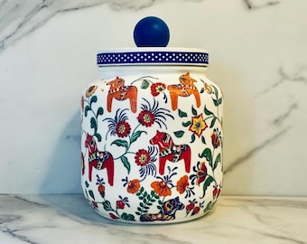 Scandinavian Dala Horse Cookie Jar: Nordic kitchen decor, Scandinavian kitchen decor, Swedish kitchen  decor, 7.5Hx5.5"W, Half gal, 64 ozs.