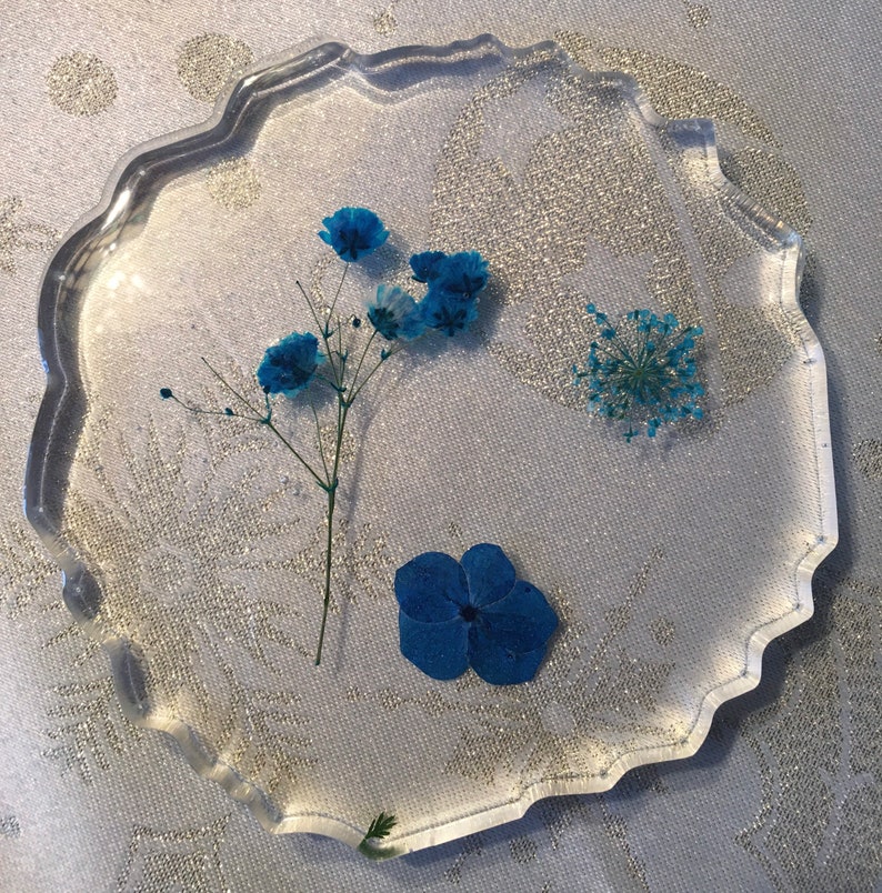 5\u201d set of 2 Clear Resin Coaster with real pressed flowers gold leaf Pressed flower Great addition to your desk Handmade resin