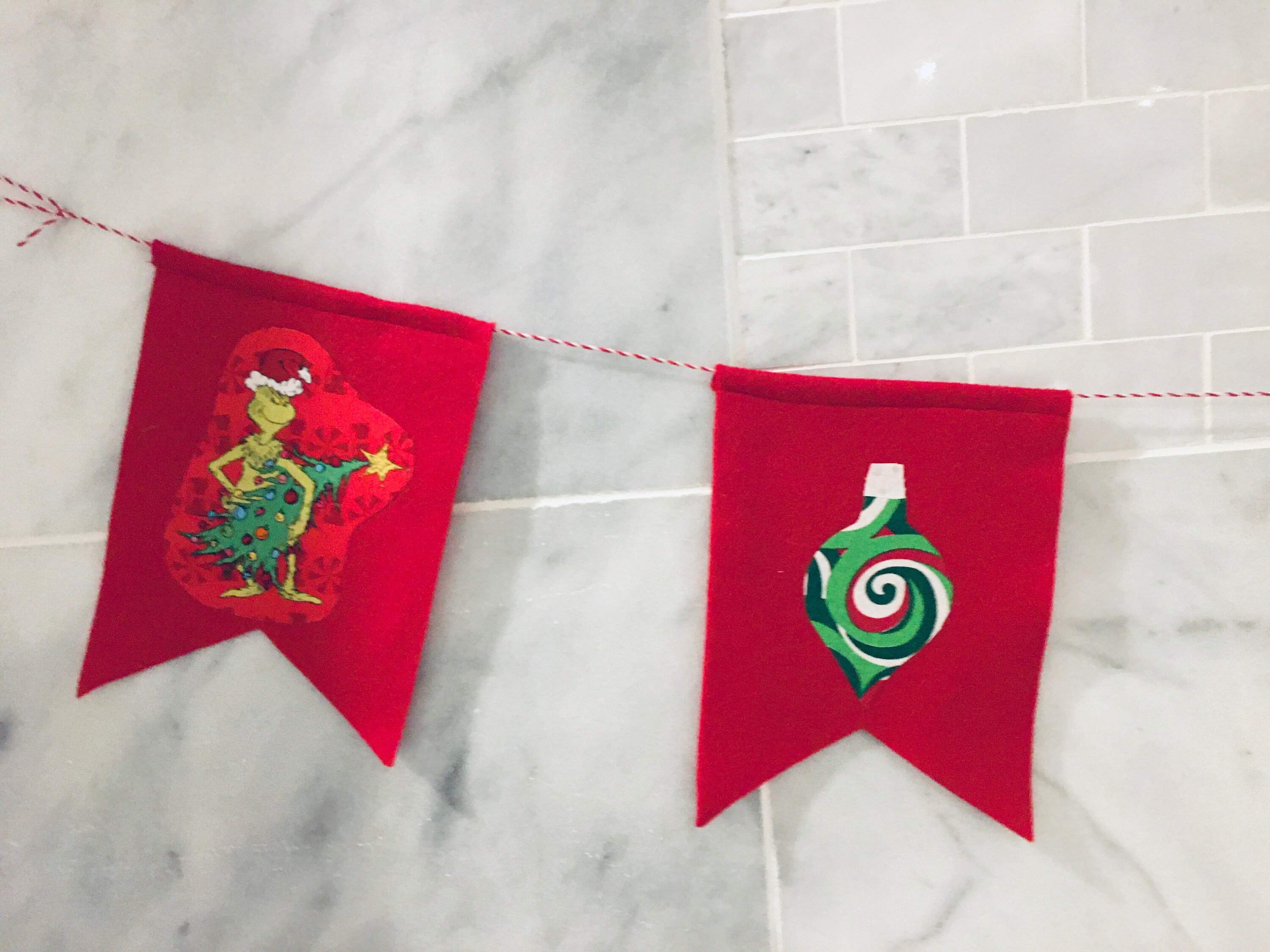 Grinch Christmas garland. Appliqué grinch/ornament on felt Etsy