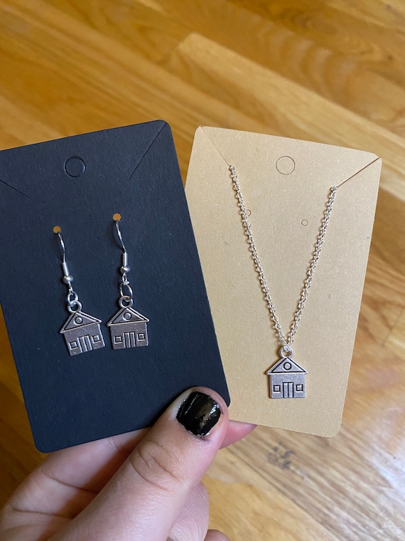 Harry styles Harry’s house necklace and earrings