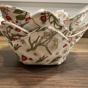 Strawberry Bowl Cozy/ Soup Bowl Cozy / Soup Bowl Holder