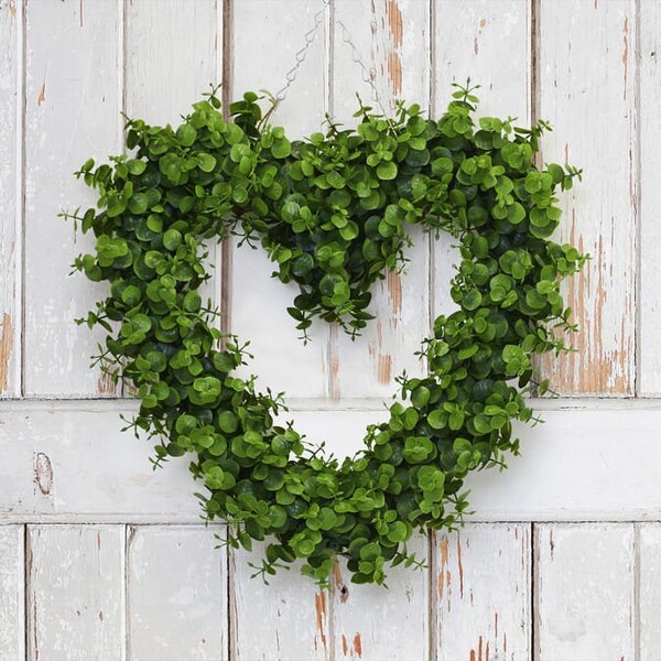 30cm UV protected Artificial Plant Heart Shape Wreath for Garden Front Door  Wall Window Porch Farmhouse Patio Party Decor