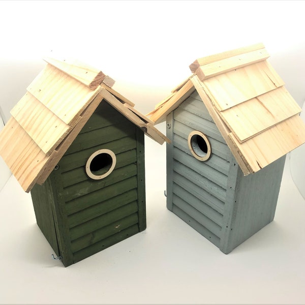 Wooden Garden Bird Nesting Box House With 30mm Hole Size Suitable For many Small Garden Birds Thick Construction With Hanging Hook / Loop