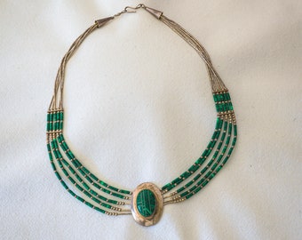 V17-21 Fine beautiful Indian vintage necklace/necklace made of liquid silver and malachite pearls from the 1970s.