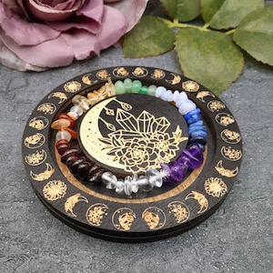 Dekorativer Holz Armband Halter Display mit Chakra Chip Armband - Chakra Armband Kristall Geschenk