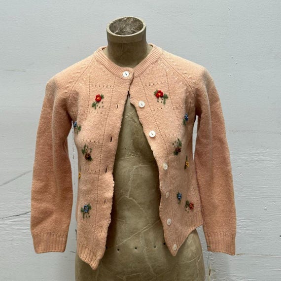 Vintage Film Costume 1950s Peach Floral Embroidered Cardigan XS