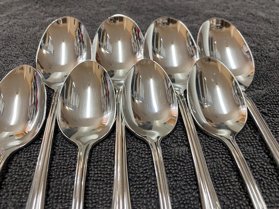 Oneida Rembrandt Distinction Deluxe Stainless by Oneida HH 28