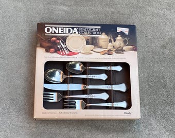Oneida Milady By Pfaltzgraff Stainless steel flatware 20 piece set Excellent.