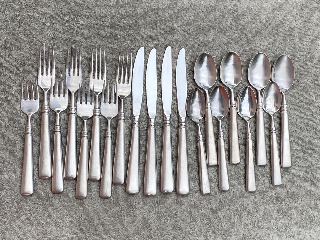 Oneida Motif Heirloom Stainless Steel Flatware - Satin Finish, Cube Pattern, Used 4 thumbnail image