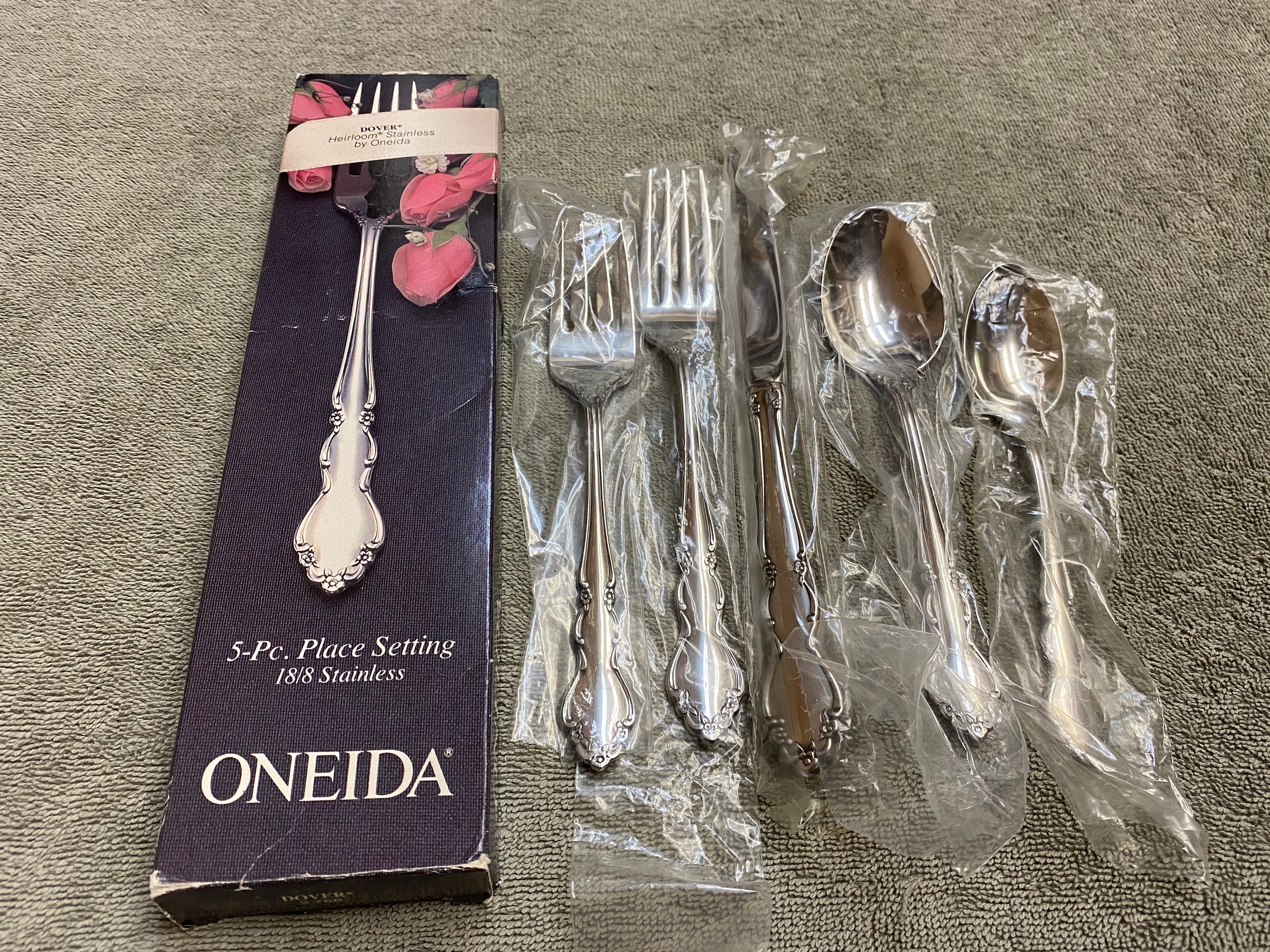 ショップで Oneida Dover 5Piece Flatware Set Service for 1 by Oneida：AJIMURA