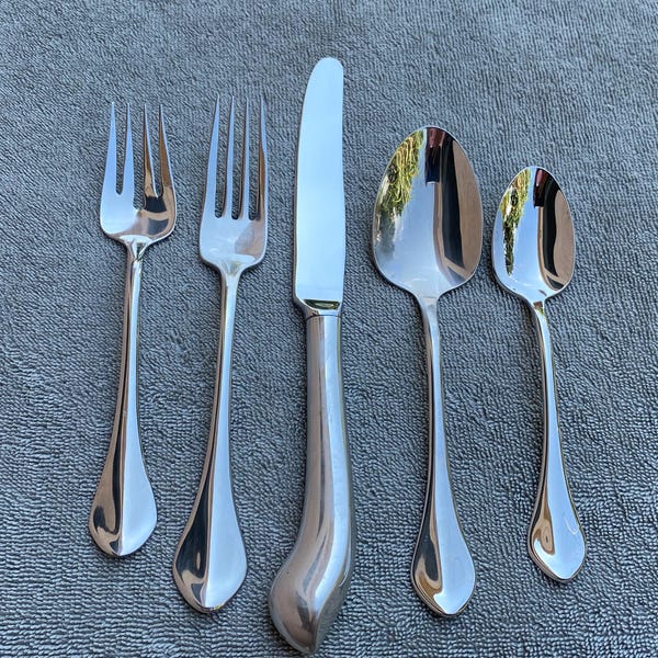 Oneida Capello Edelstahl Besteck One-5 teiliges Gedeck UNBENUTZT