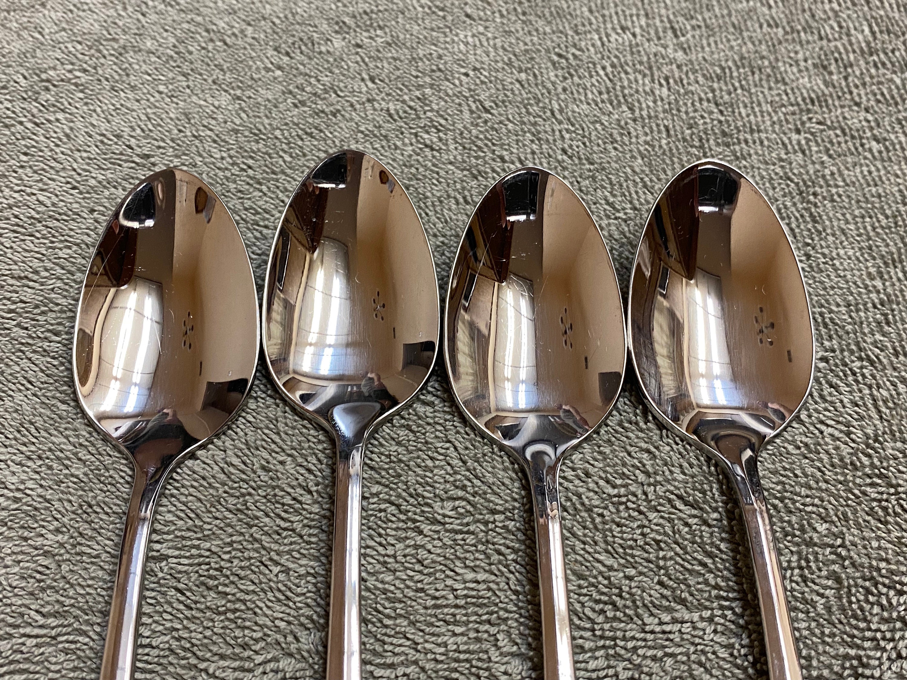 OLD STOCK FLATWARE * YOUR CHOICE * ONEIDA Community ROYAL FLUTE Stainless