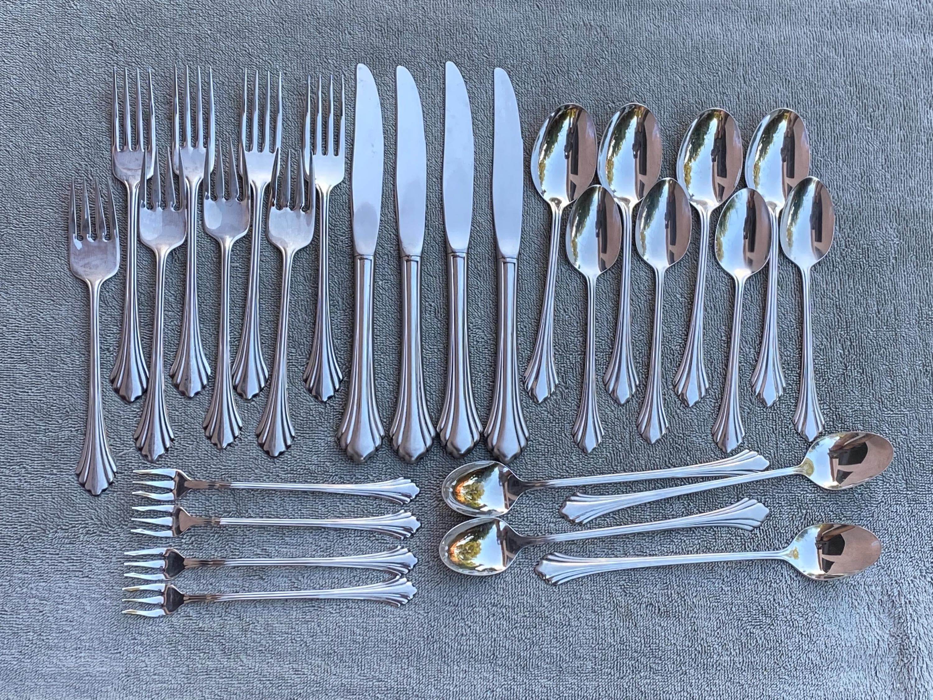 Oneida Rembrandt Distinction Deluxe Stainless by Oneida HH 28