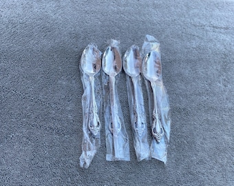 Oneida Raphael Distinction Deluxe  stainless HH flatware Set of 4 teaspoons 6"-Unused