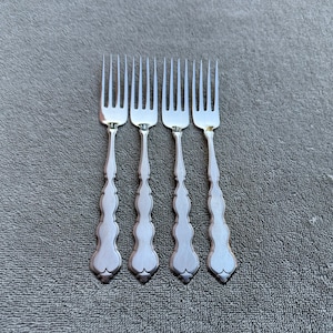 Oneida Valerie Distinction Deluxe  stainless HH flatware 4 dinner forks 7.25&quot; Excellent!