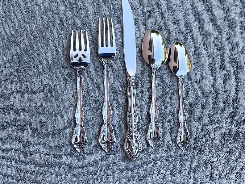 Oneida Michelangelo Flatware