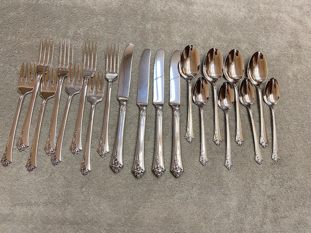 Oneida Damask Rose Stainless Flatware 20 Piece Set Excellent Etsy