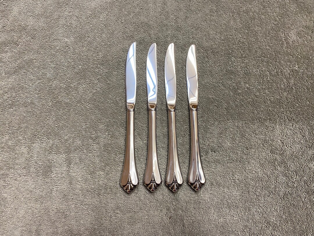 Oneida Royal Flute Community Stainless Flatware Set of 4 Dinner Knives
