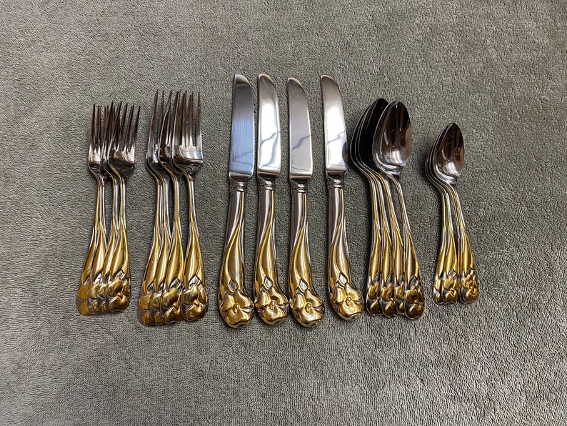 Yamazaki Adena Gold Accent 18/8 Stainless Flatware Four5 Piece Place