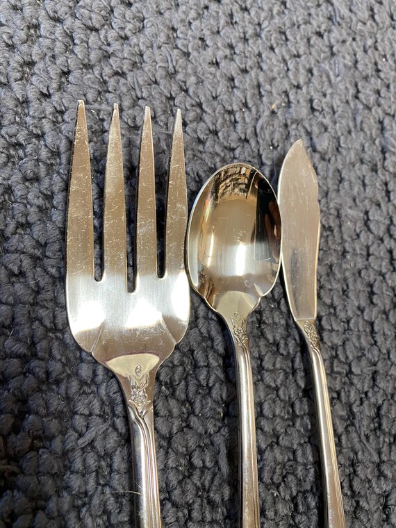 Oneida Fantasy Rose Community Stainless Steel Flatware Piece