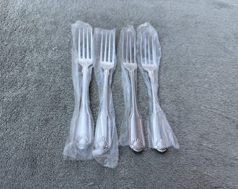 Oneida Shell Pattern Set of 12 Classic Shell Pattern Heavyweight Stainless Steel Flatware ...