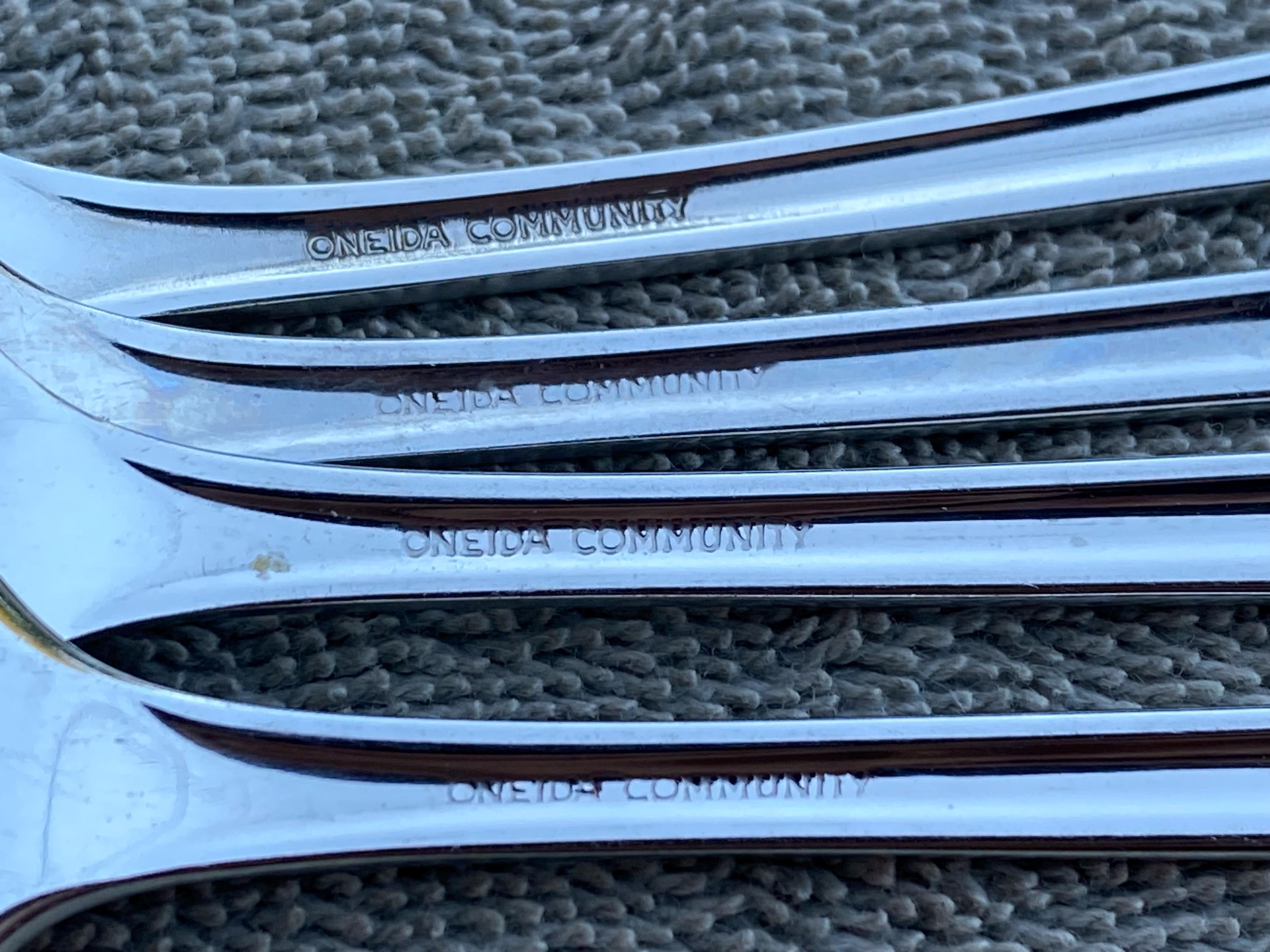 Oneida Community ROYAL FLUTE Set of 4 Teaspoons Stainless Flatware