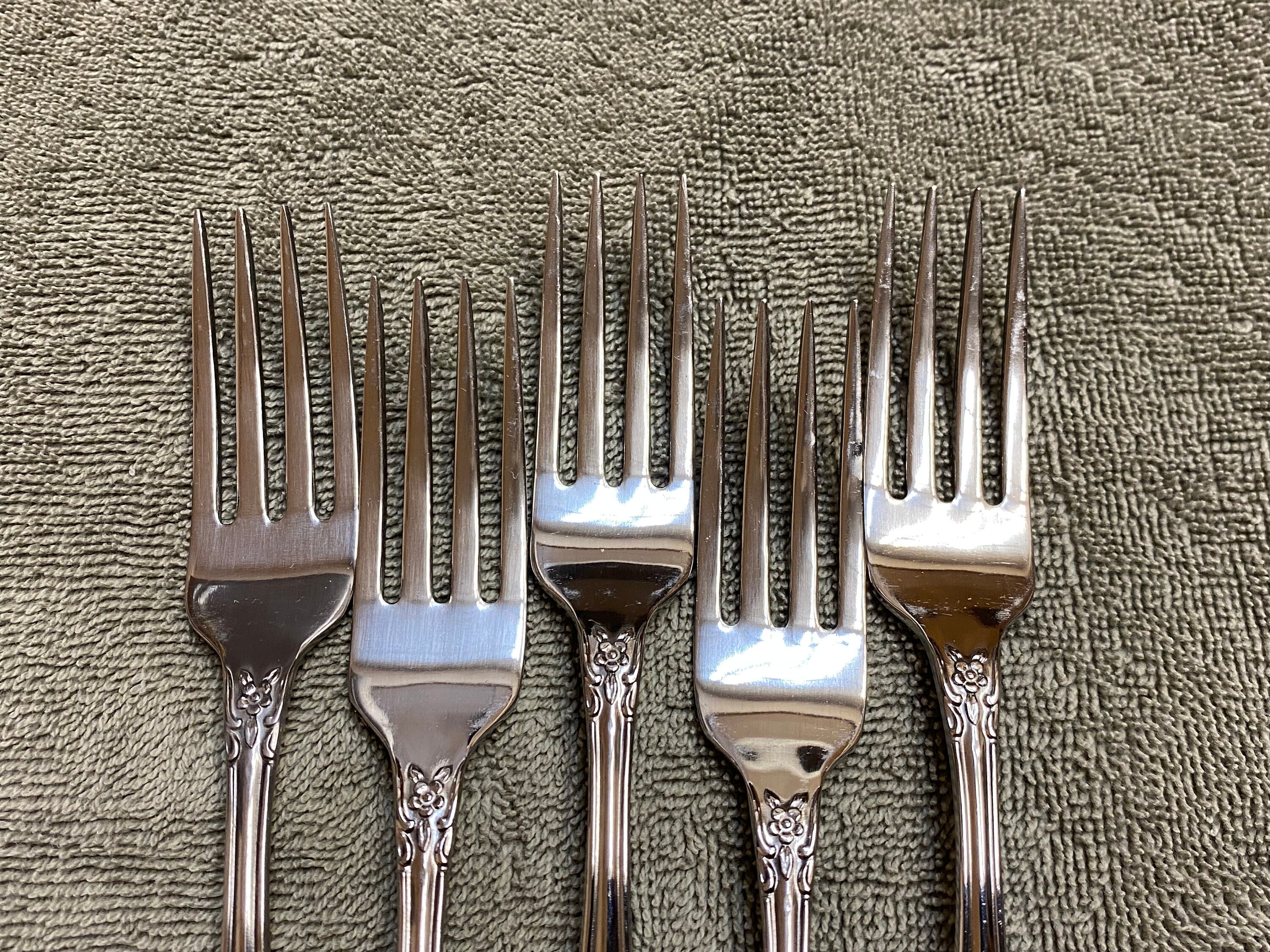 Oneida Huntington WM A. Rogers Deluxe Stainless Flatware 5 Dinner Forks