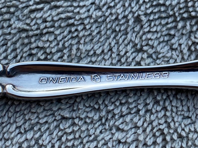 Oneida Michelangelo Flatware - Thumbnail 2
