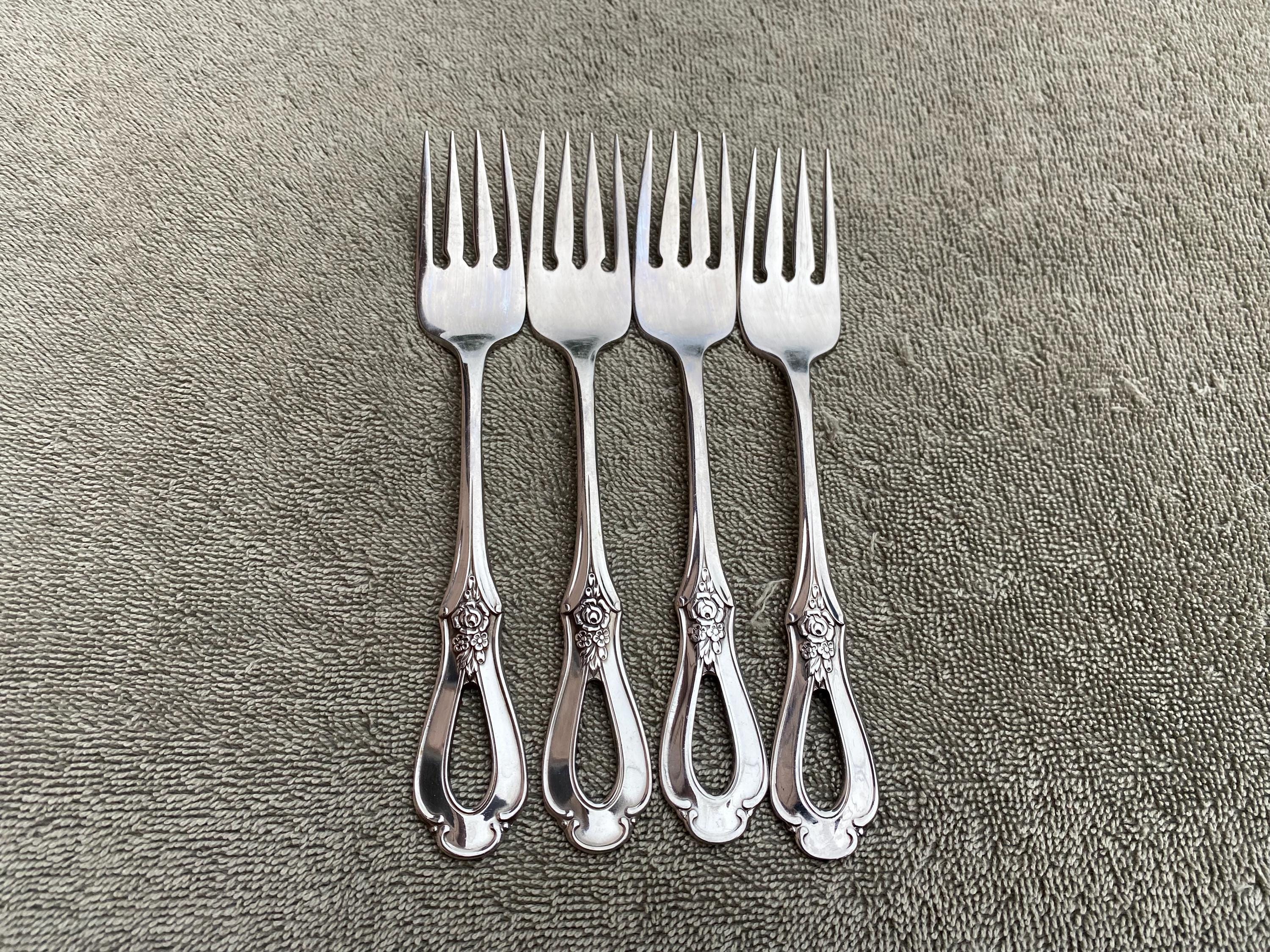 Oneida Toujours Heirloom Stainless steel flatware 4 salad forks 6-1/2" USED...PLEASE review all photos before buying.