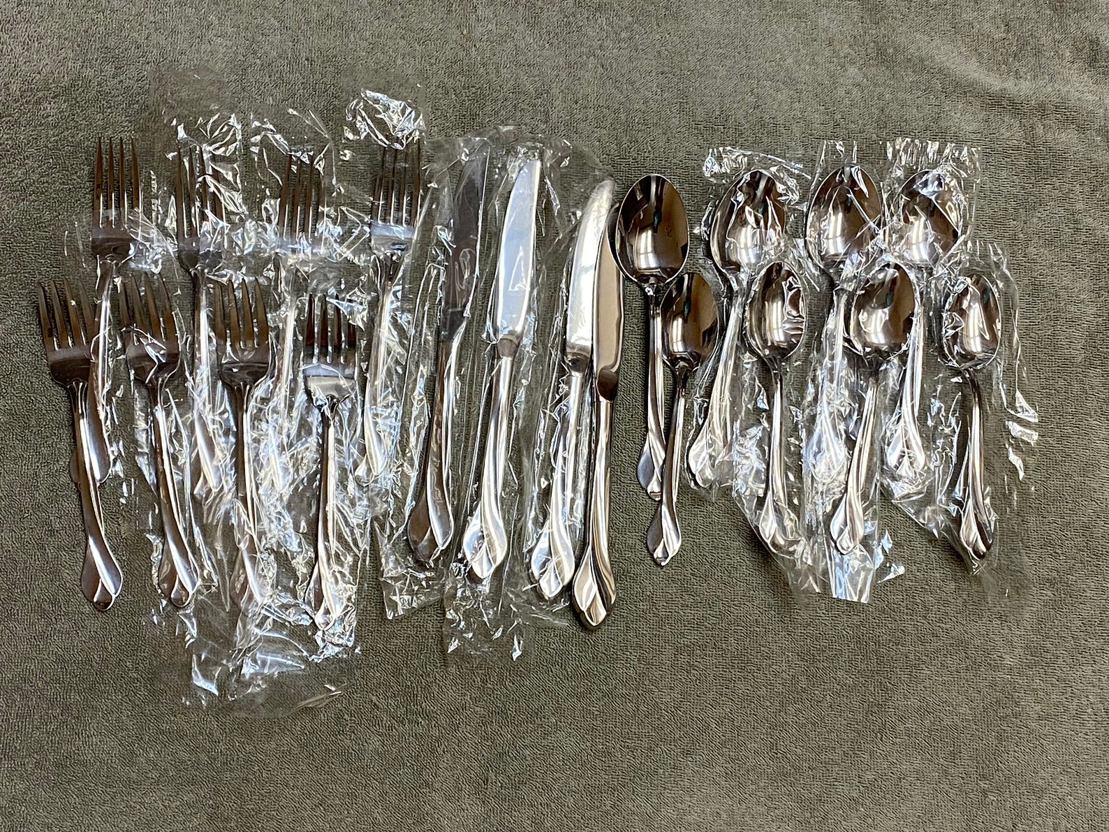 Oneida Tribeca Glossy USA Stainless Flatware 20 Piece Set Etsy
