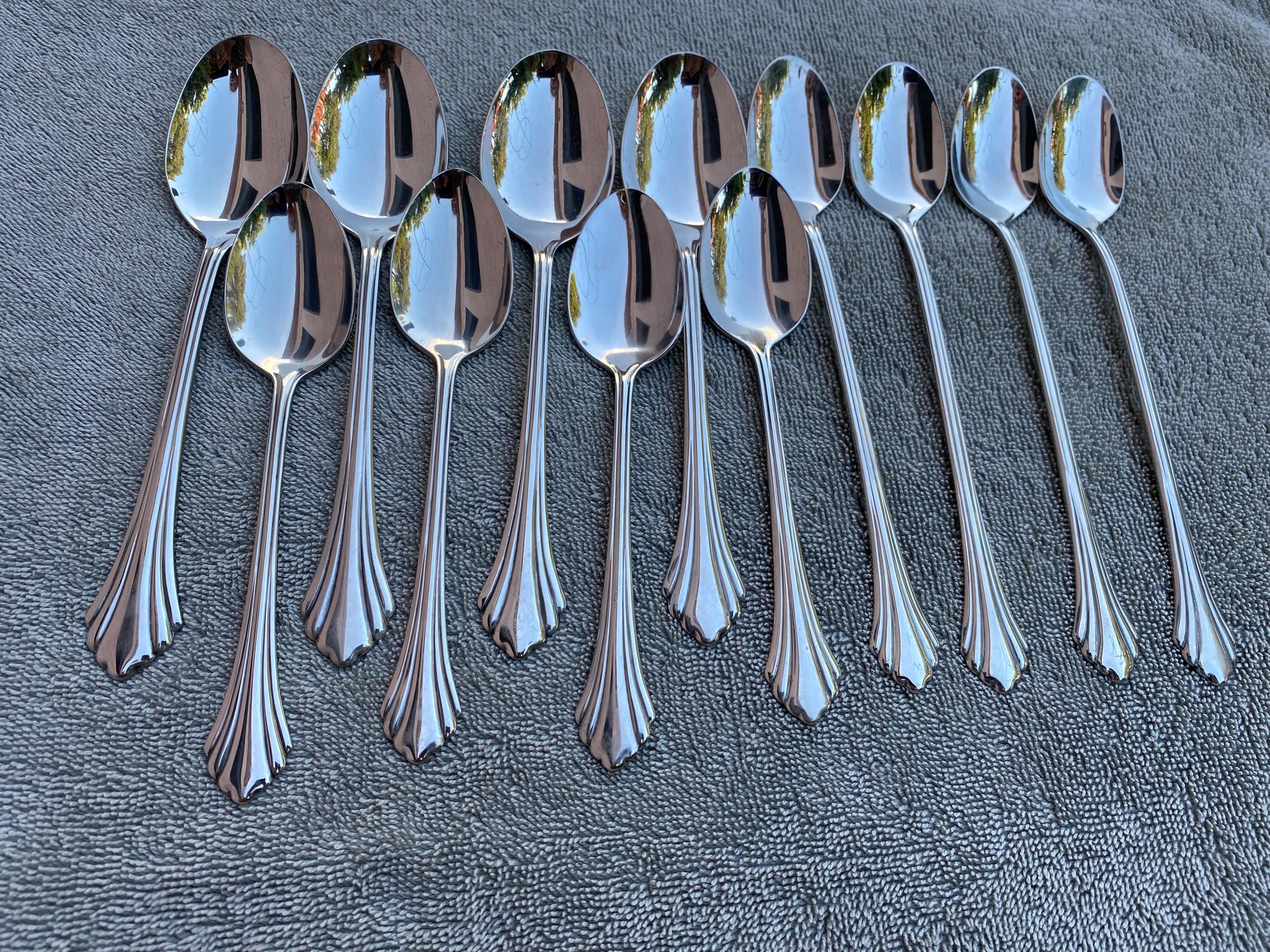 Oneida Rembrandt Distinction Deluxe Stainless by Oneida HH 28