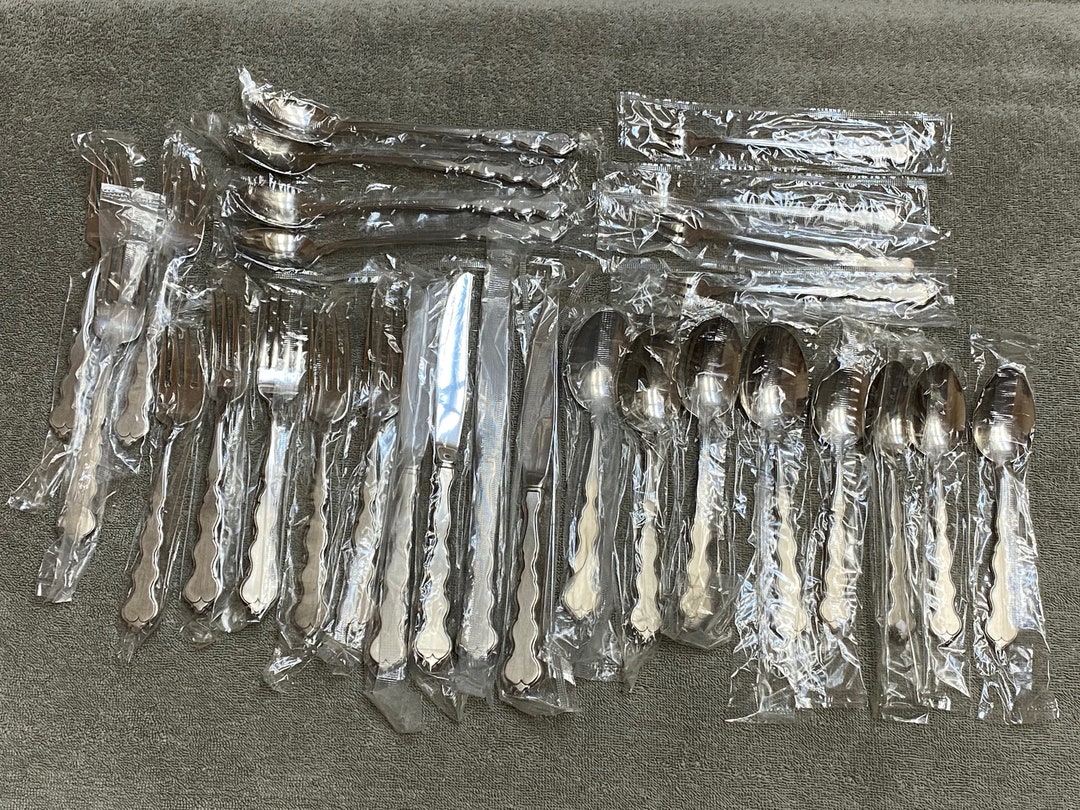 Oneida Valerie Distinction Deluxe Stainless HH Flatware 28 Pieces Set