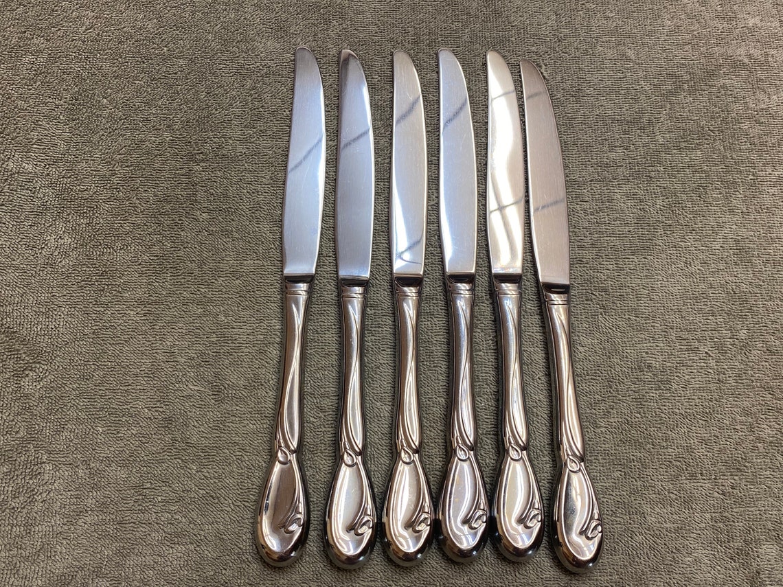 Oneida Calla Lily Deluxe Stainless Steel Flatware 6 Dinner Knives 97/8