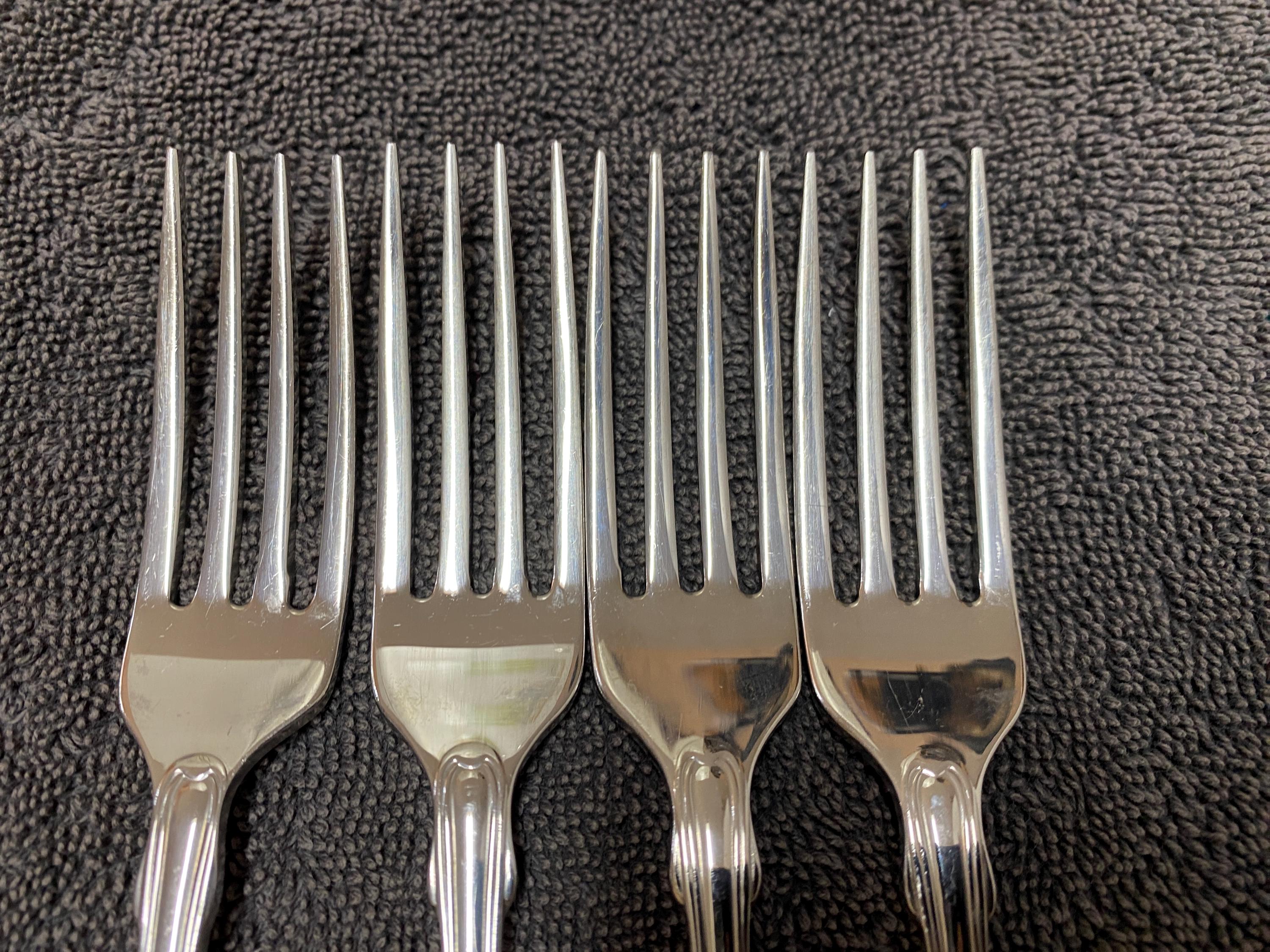 Oneida Shell Pattern Oneida Classic Shell Heirloom Stainless Steel Flatware Set of 4 Dinner ...