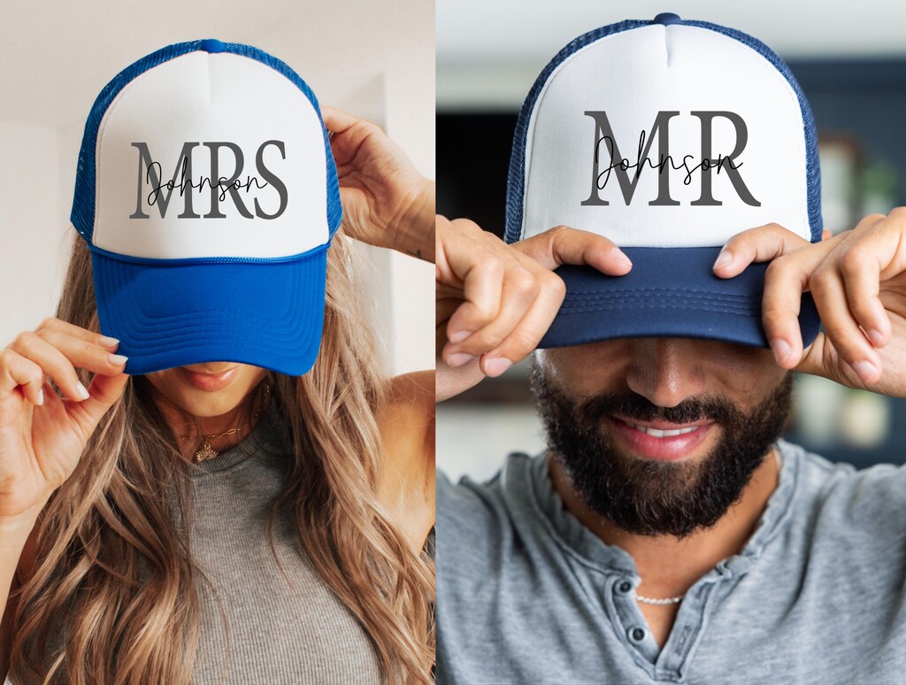 Mr. & Mrs. Set Di Cappelli Snapback Per Coppia – Scritte In 3D, Regolabili, Acrilico, Circonferenza 52-60 Cm