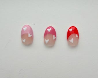 Uñas postizas con punta francesa de San Valentín coloridas