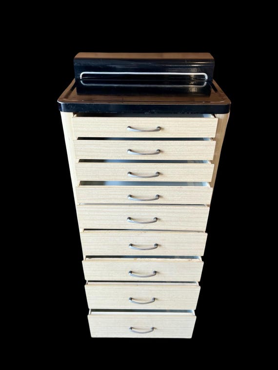 金属製キャビネット　Industrial Doctors Cabinet Steampunk Industrial Steel and Glass Medical Cabinet | Zin Home