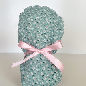 Ponytail Floral scrub cap, Green and white Spring flowers, Floral Ponytail scrub hat, surgery hat, Womens scrub hat, spring floral scrub cap