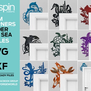 Könnte beinhalten: Acht lasergeschnittene Eckverzierungen mit verschiedenen Meeresbewohnern, darunter ein Seepferdchen, eine Schildkröte, ein Tintenfisch und ein Seestern. Die Designs sind auf weißen Türen vor einem grauen Hintergrund dargestellt. Der Text "TRIM CORNERS UNDER THE SEA 8 FILES SVG AI DXF LASER READY FILES JOIN THE FACEBOOK GROUP @GLOWFORGEWORLD" wird auf einem türkisfarbenen Hintergrund angezeigt.