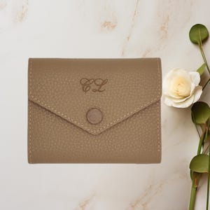Porte-monnaie, Portefeuille personnalisé pour femme, Porte-cartes pour femme, Portefeuille pour femme à la mode, Portefeuille court, Porte-monnaie avec pompon, Cadeau pour femme, Cadeau de mariage.