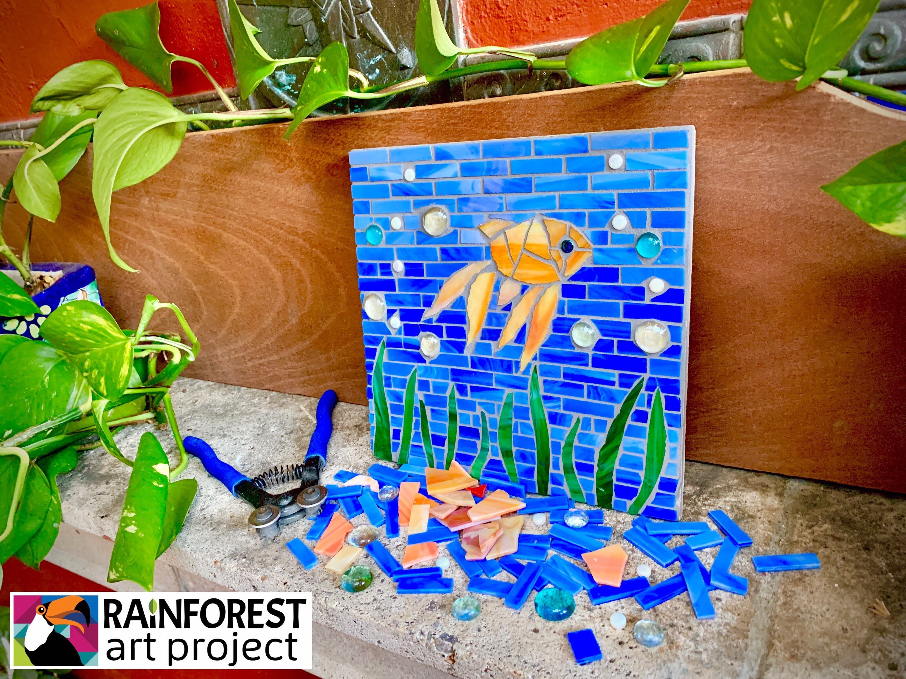 Kit de mosaico para hacer tú mismo con peces de colores