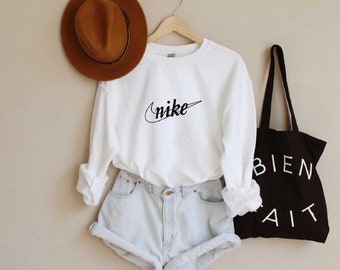 womens vintage nike crewneck sweatshirt