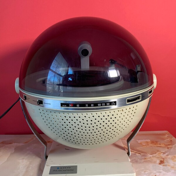 Vintage 1973 Sanyo Phonosphere Record Player, Turntable, Radio, AM, MCM, 1970's, Space Age, Mid-Century Modern, Ufo
