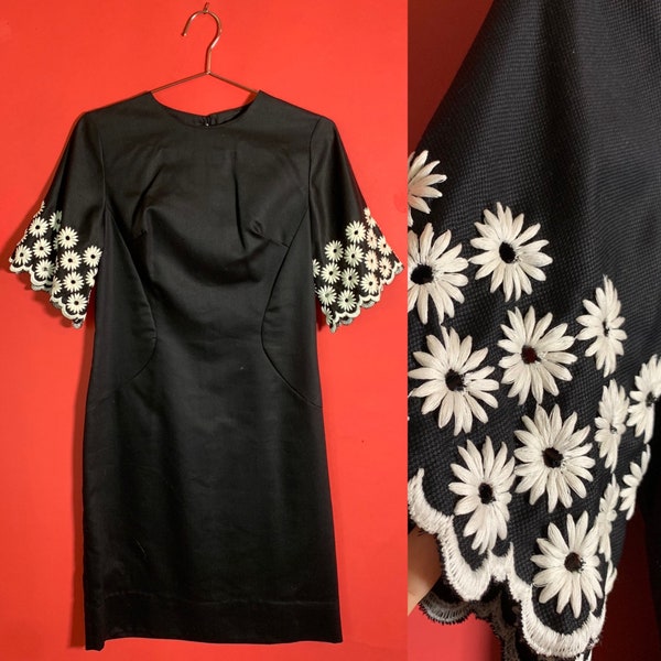 VTG 60's 70's Black and White Mod Dress, Short Sleeve, Knee Length Flower Embroidered Womens Medium