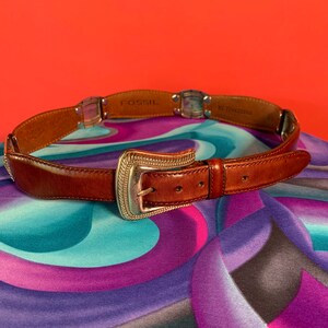 Ceinture western FOSSIL de style concho en cuir marron et argent de 30 à 33 pouces