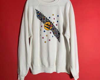 Vintage 90’s White Sweatshirt Pullover Graphic Geometric Hoodie size Large