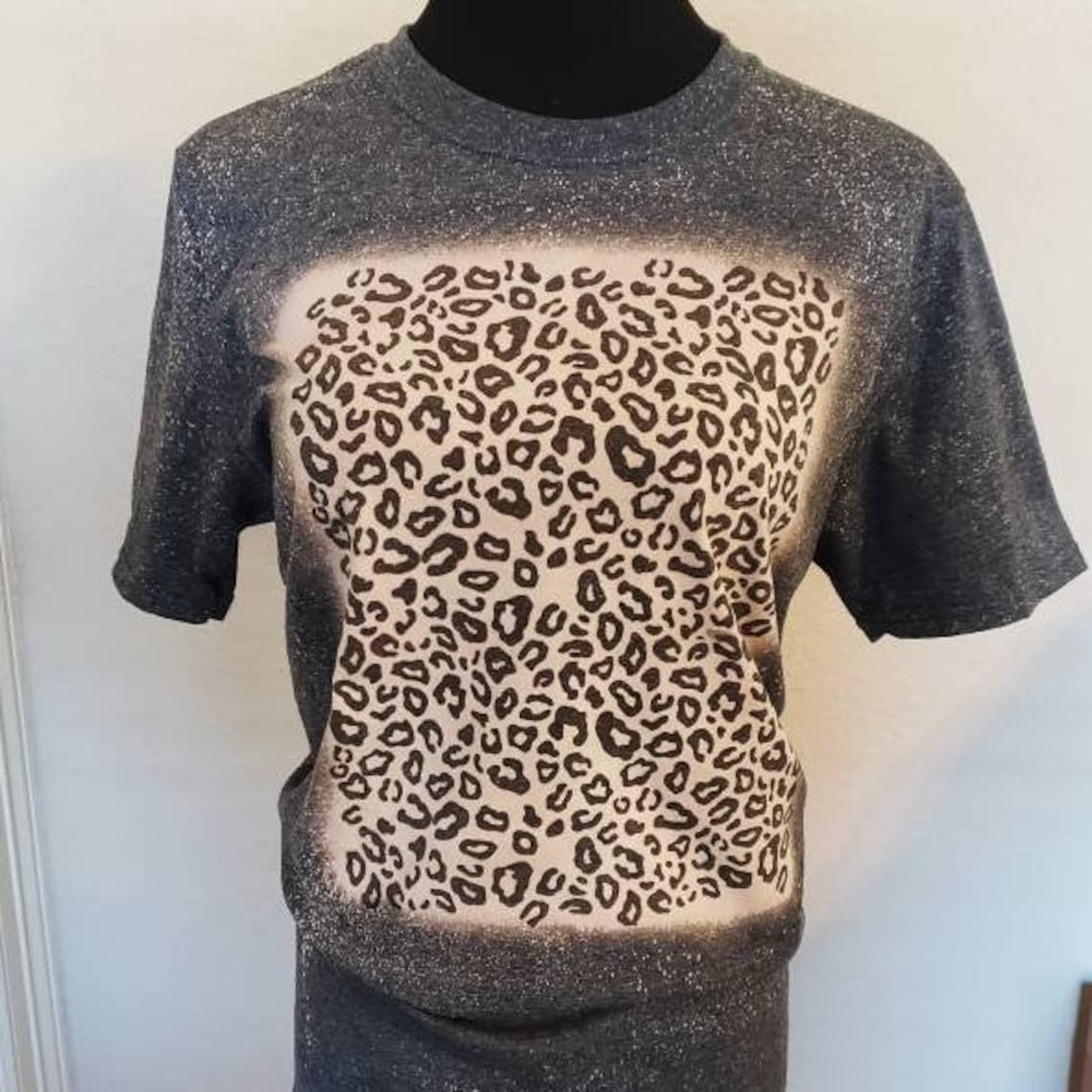 bleach leopard tee