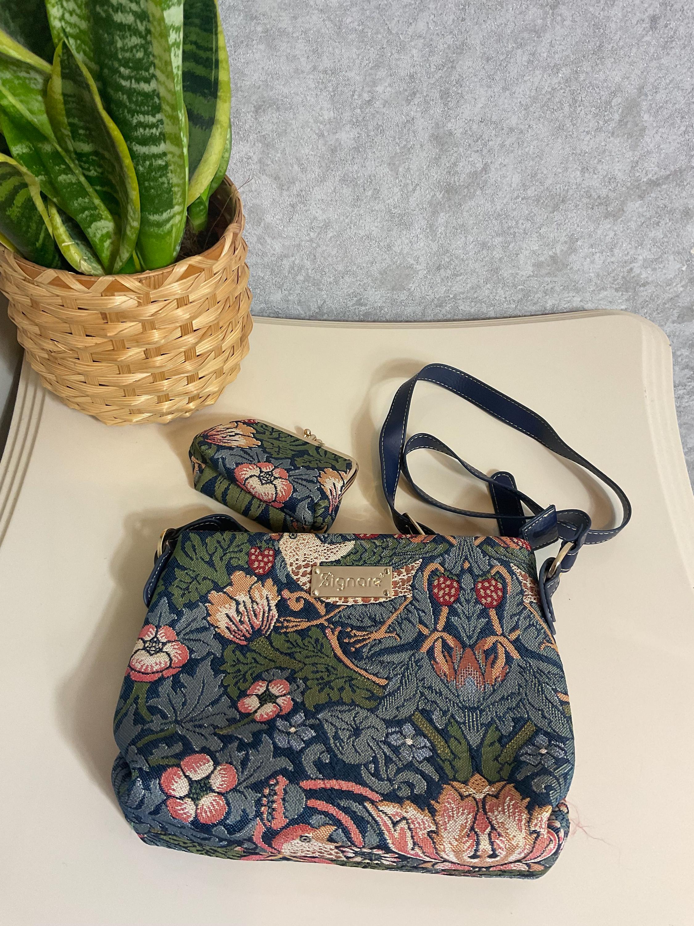 Set trousse color oro da donna con chiusura a zip Camomilla Milano